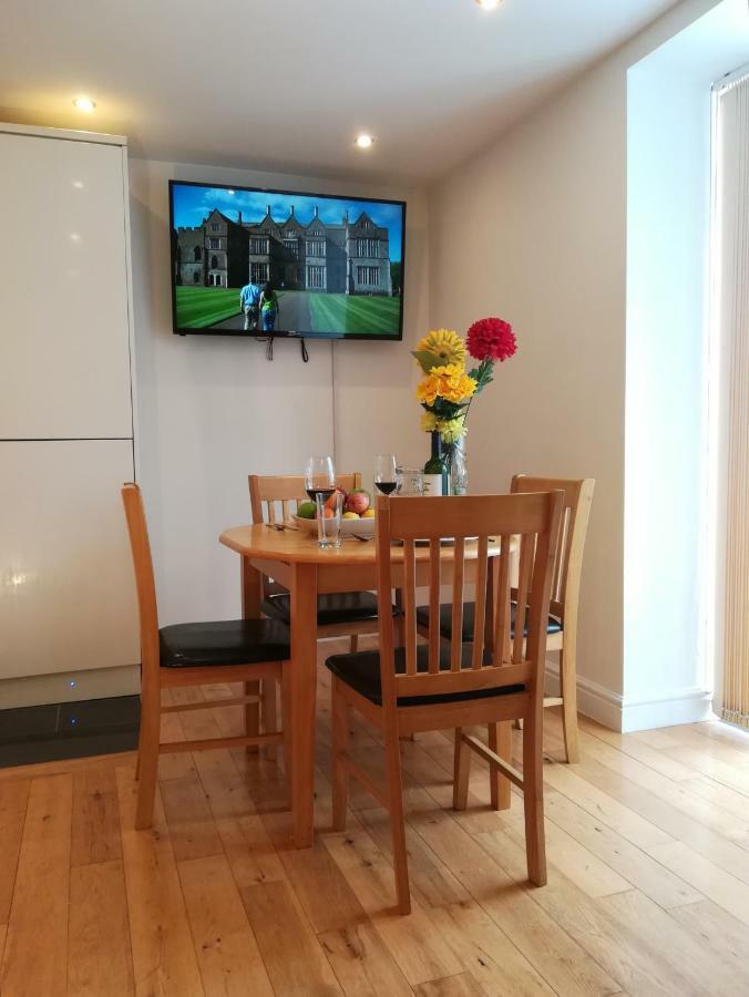 Modern, 1 Bedroom Apartment, Uplands, スウォンジー エクステリア 写真